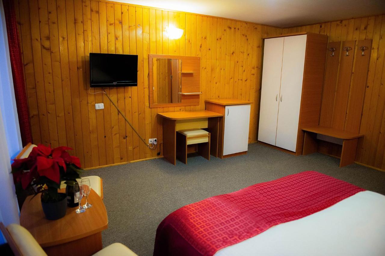 Hotel Casa Maia Buşteni Exteriér fotografie
