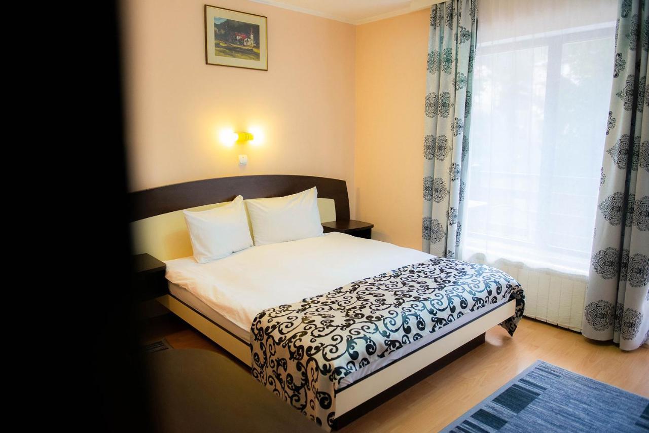 Hotel Casa Maia Buşteni Exteriér fotografie