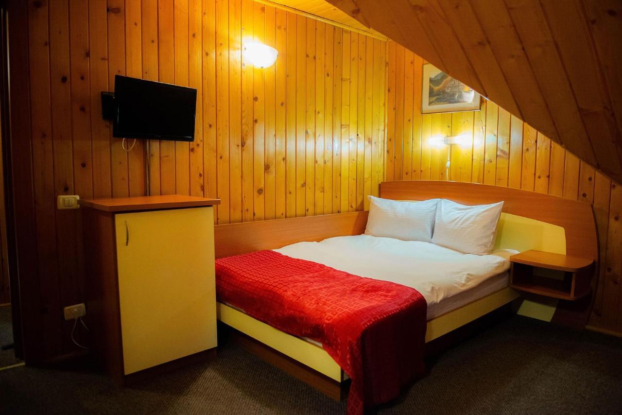 Hotel Casa Maia Buşteni Exteriér fotografie