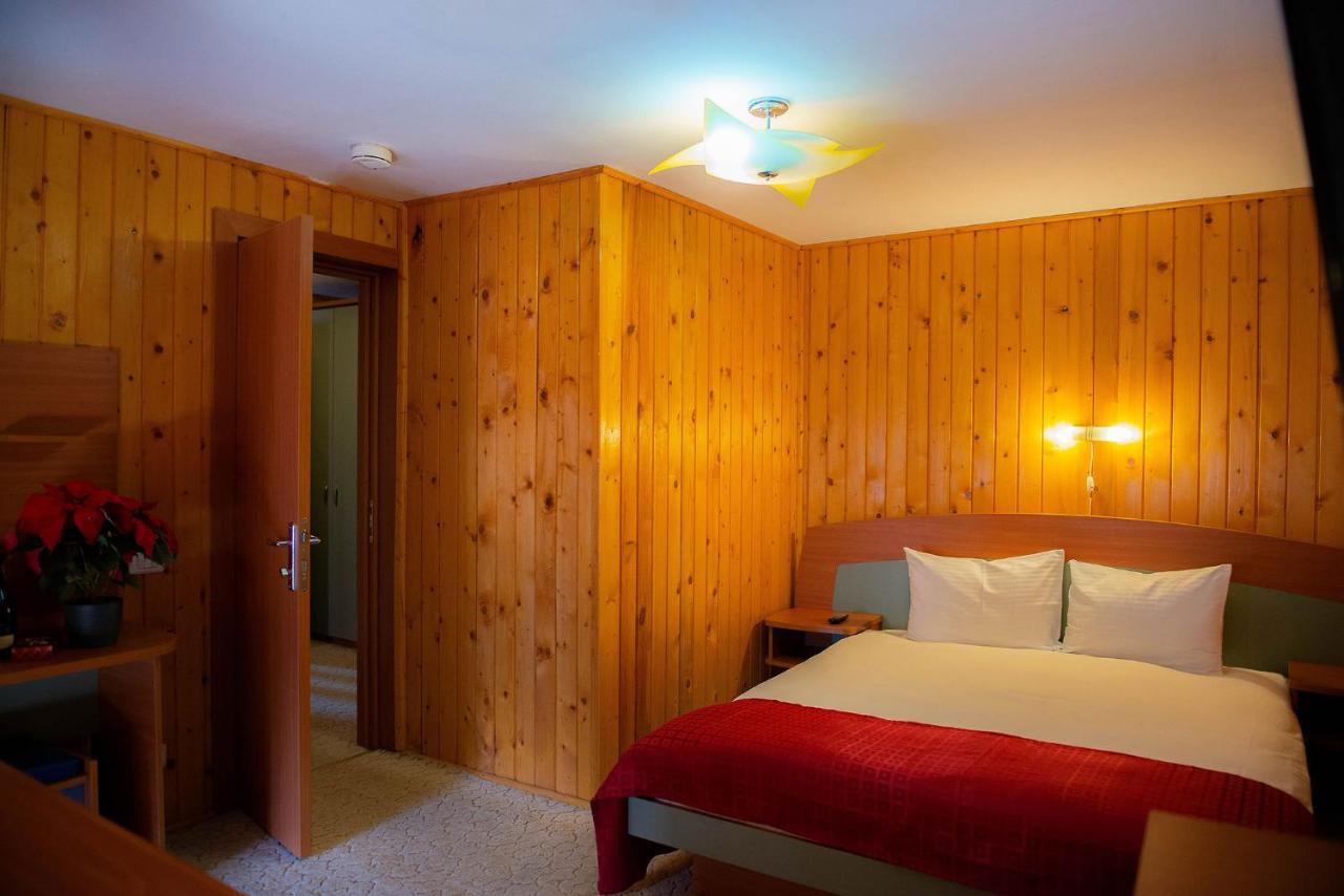 Hotel Casa Maia Buşteni Exteriér fotografie