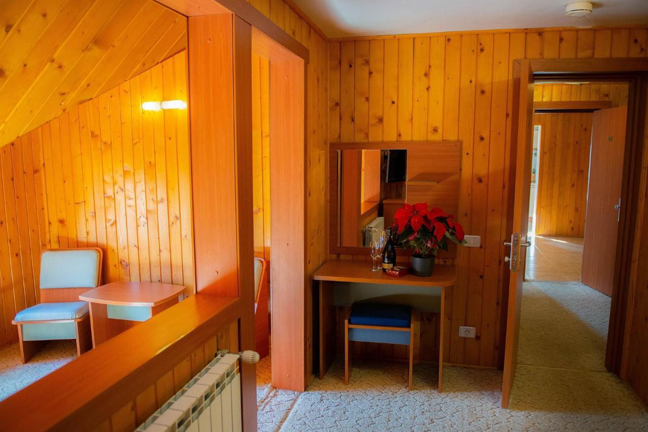 Hotel Casa Maia Buşteni Exteriér fotografie