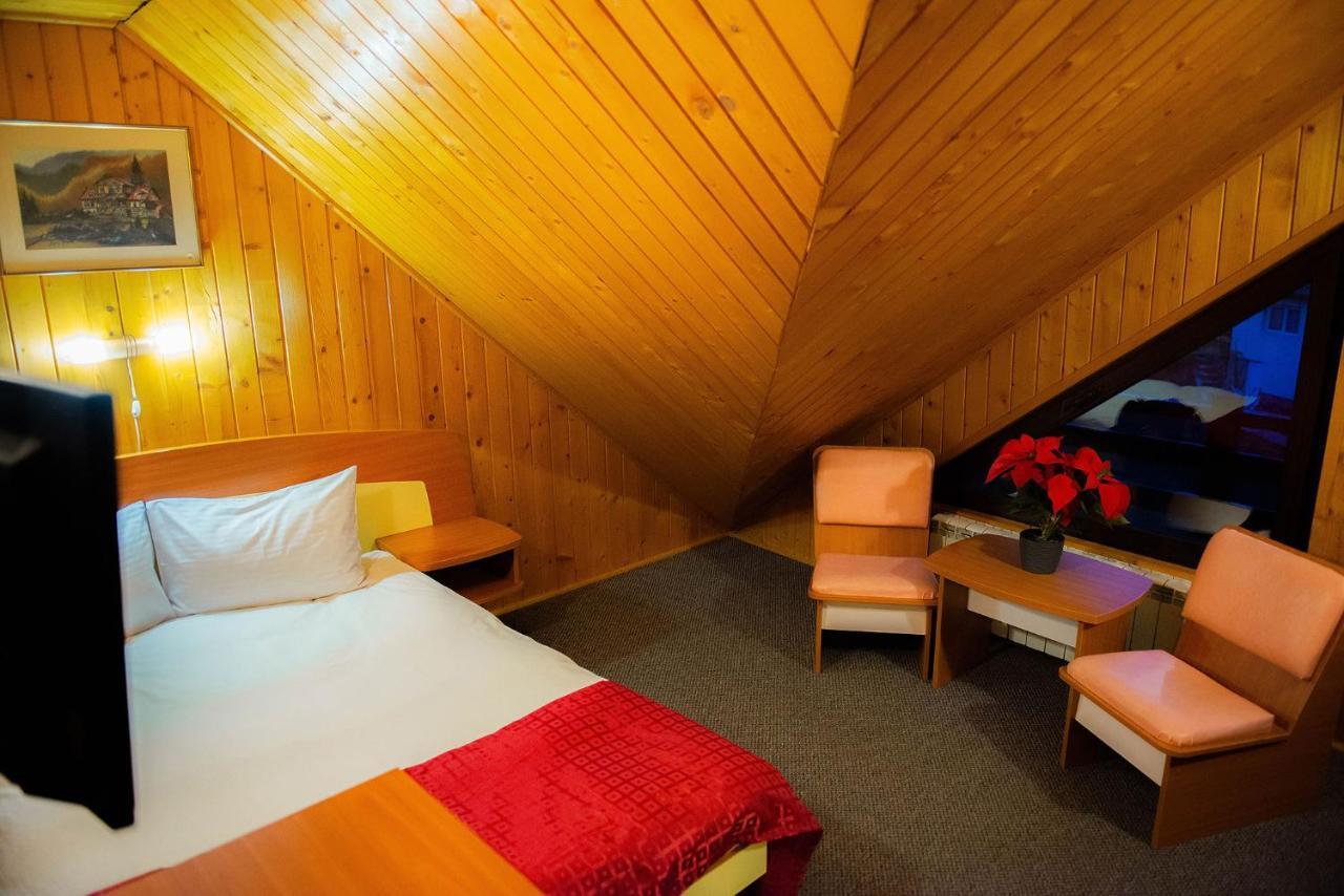Hotel Casa Maia Buşteni Exteriér fotografie