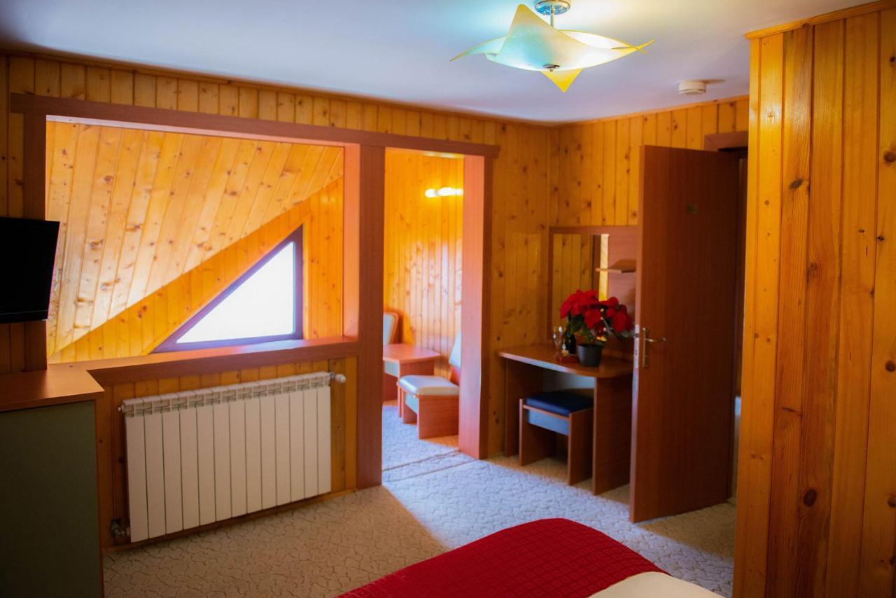 Hotel Casa Maia Buşteni Exteriér fotografie