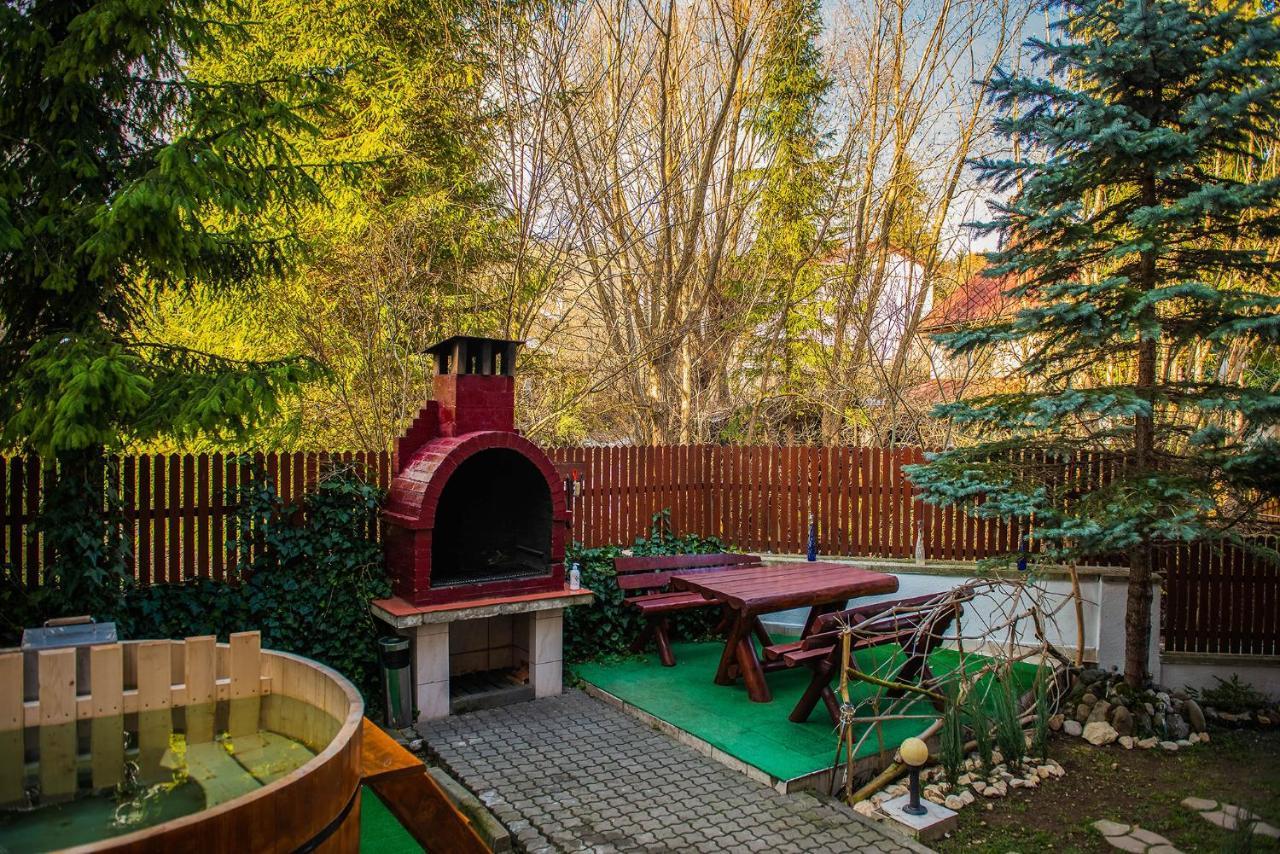 Hotel Casa Maia Buşteni Exteriér fotografie